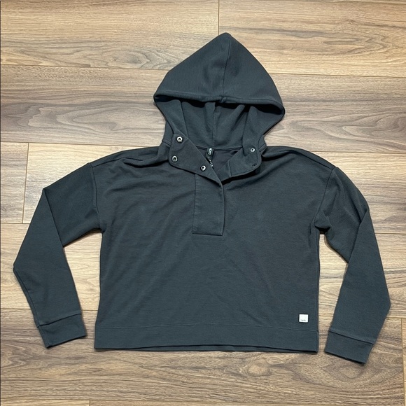 Vuori Bayview Thermal Pullover Sweater in Shale Gray Size Small - Picture 2 of 11